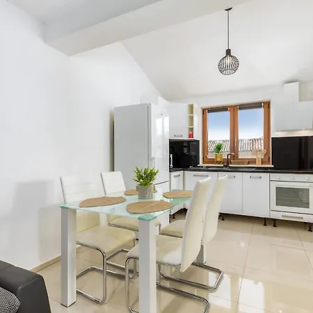 Apartment Bailey