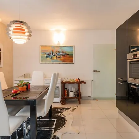 Bailey Apartment